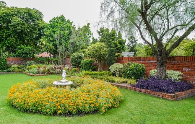Professionelle Rasenpflege in Konstanz – gepflegter Rasen von BB-Gartenpflege Pinarbasi