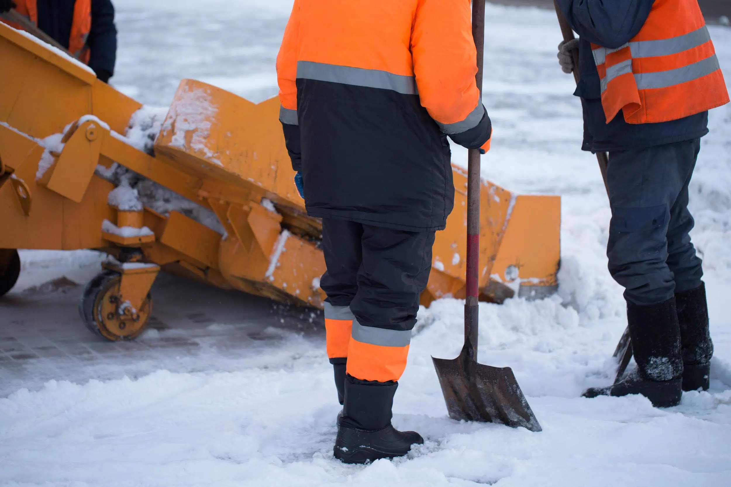 Professioneller Winterdienst in Konstanz Hohentwiel – Schneeräumung von BB Gartenpflege-Gartenbau