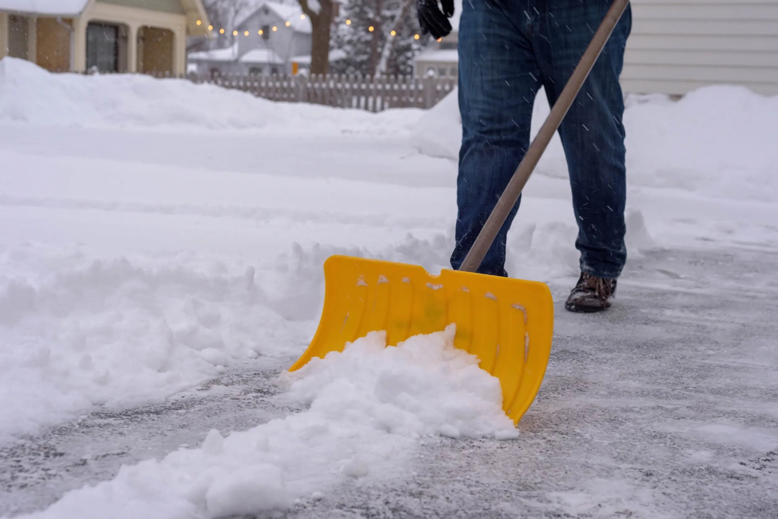 Winterdienst Singen – Streudienst und Schneeräumung von BB Gartenpflege-Gartenbau
